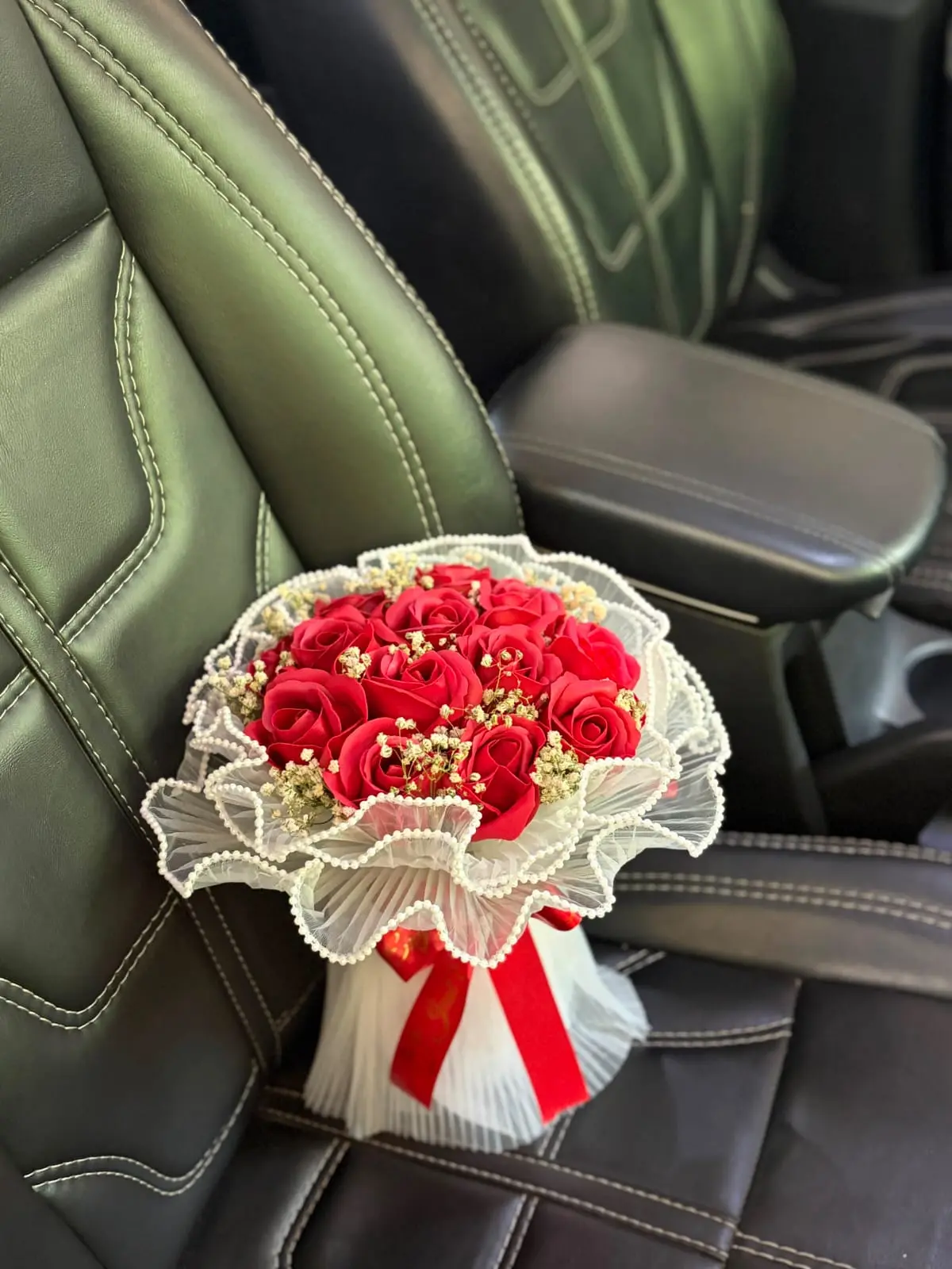red rose boque in kunnamkulam